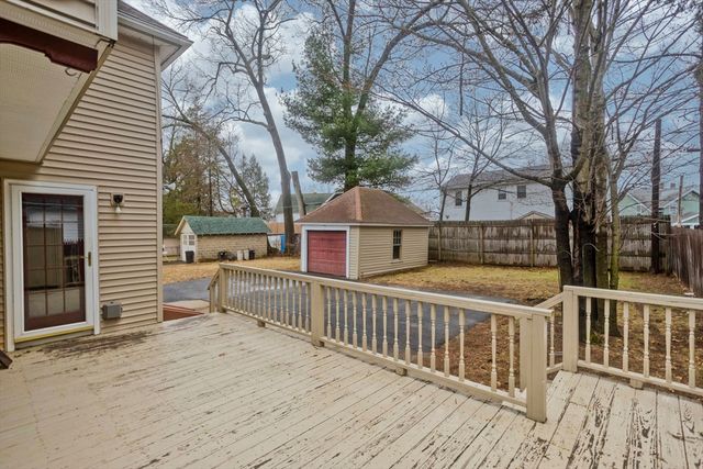 44 Meredith St, Springfield, MA 01108