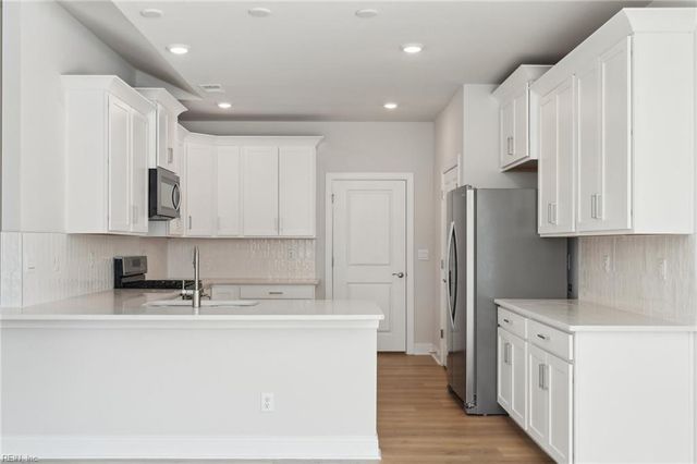 2216 Edwin DR, Chesapeake, VA 23322