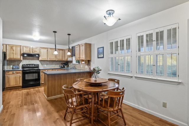 3204 Tabletop Mountain DR, Spicewood, TX 78669