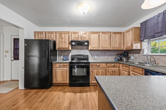 3204 Tabletop Mountain DR, Spicewood, TX 78669