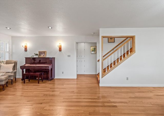 3204 Tabletop Mountain DR, Spicewood, TX 78669