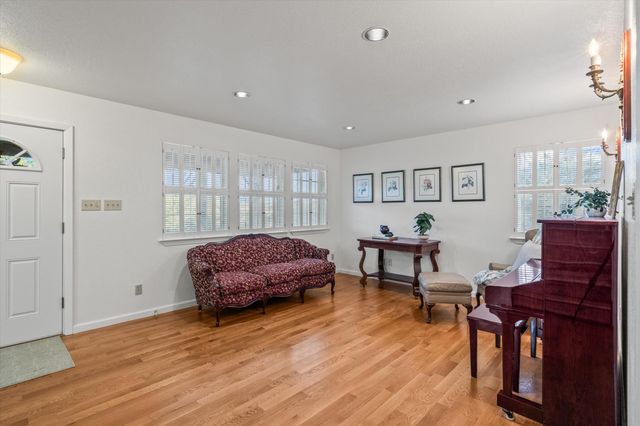 3204 Tabletop Mountain DR, Spicewood, TX 78669