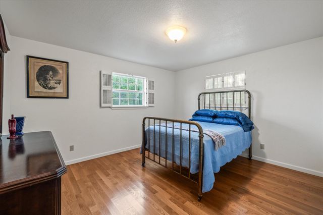 3204 Tabletop Mountain DR, Spicewood, TX 78669
