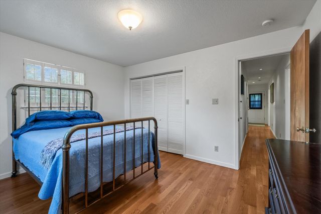 3204 Tabletop Mountain DR, Spicewood, TX 78669