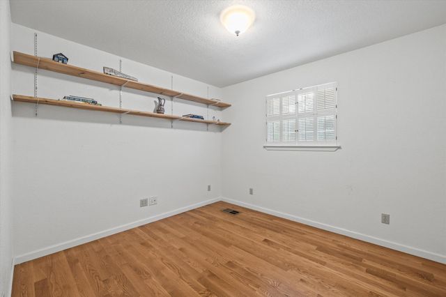 3204 Tabletop Mountain DR, Spicewood, TX 78669