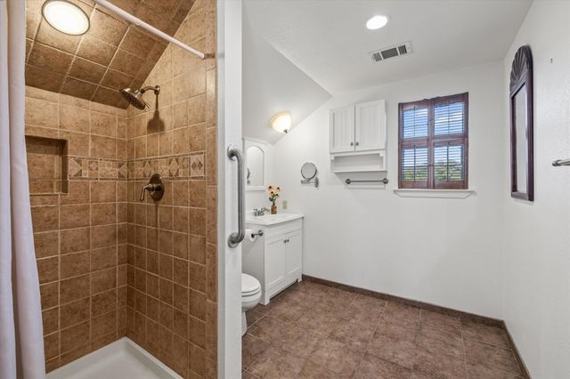 3204 Tabletop Mountain DR, Spicewood, TX 78669