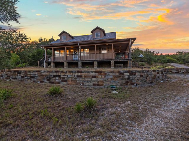 3204 Tabletop Mountain DR, Spicewood, TX 78669