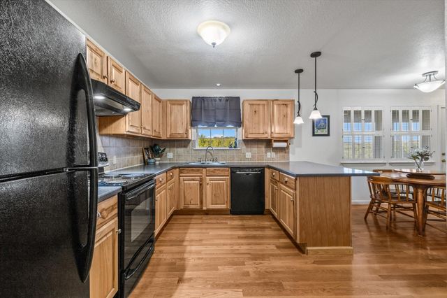 3204 Tabletop Mountain DR, Spicewood, TX 78669