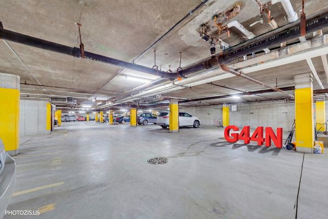 1621 Mission Hills Road 108, Northbrook, IL 60062
