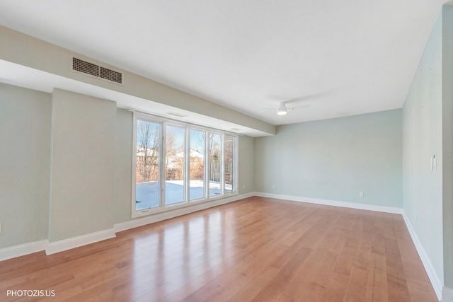 1621 Mission Hills Road 108, Northbrook, IL 60062