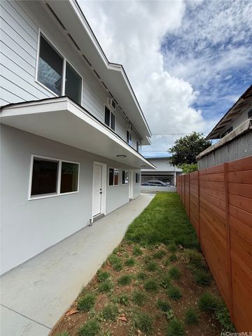 2711 Waiaka Road, Honolulu, HI 96826