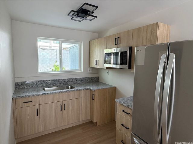 2711 Waiaka Road, Honolulu, HI 96826