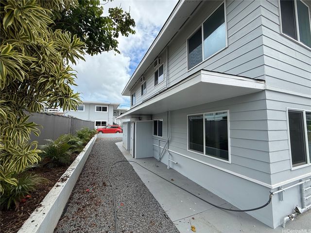 2711 Waiaka Road, Honolulu, HI 96826