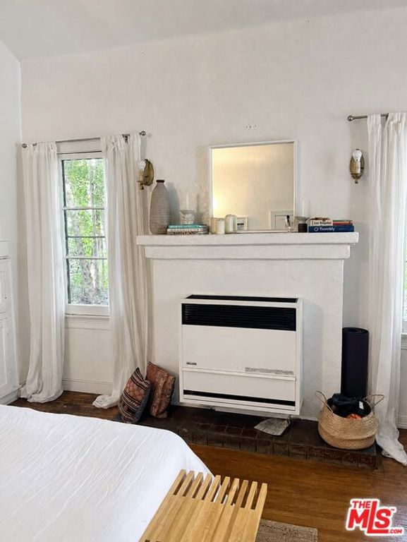 Image 14 of property listing at 905 Sanborn Avenue, Los Angeles, CA 90029