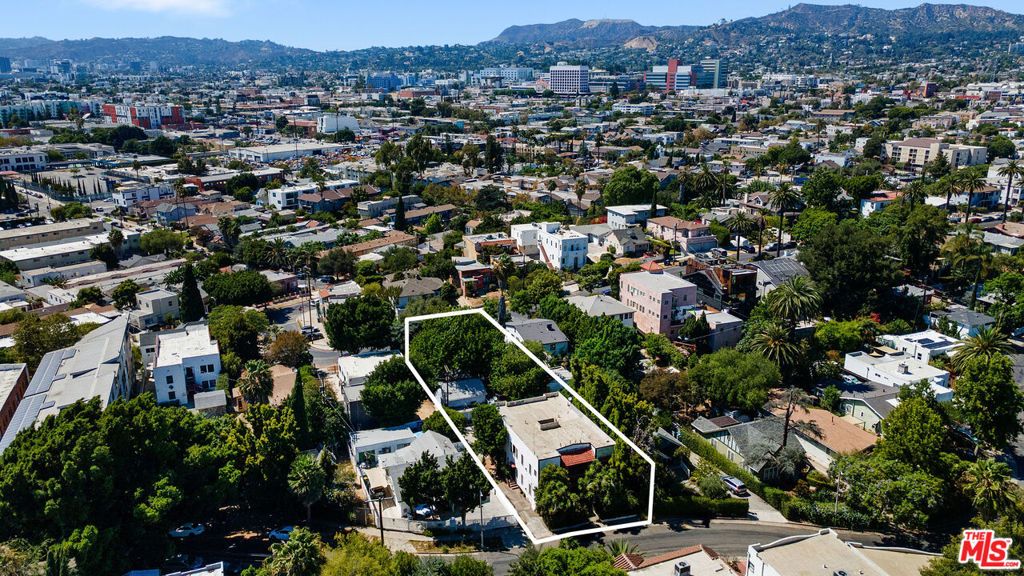 Image 5 of property listing at 905 Sanborn Avenue, Los Angeles, CA 90029