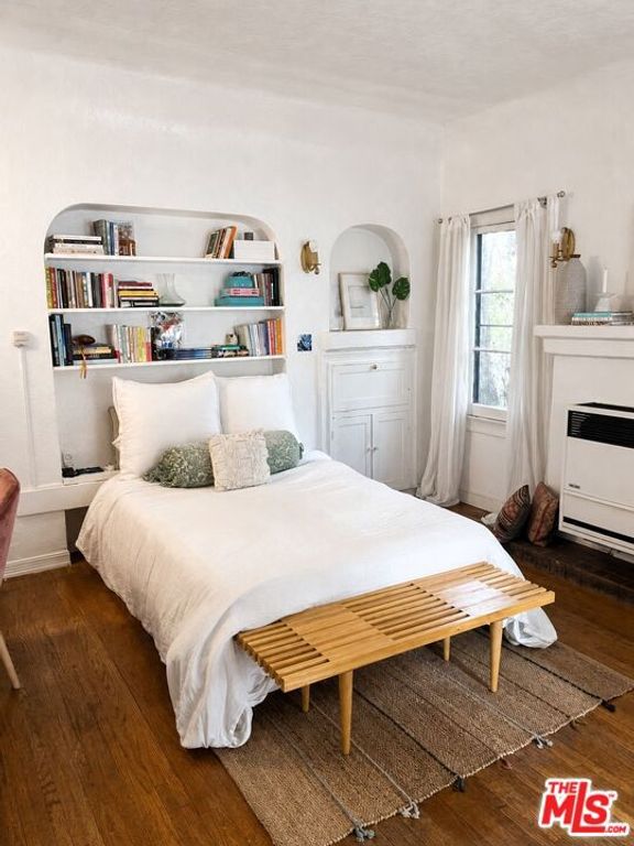 Image 9 of property listing at 905 Sanborn Avenue, Los Angeles, CA 90029