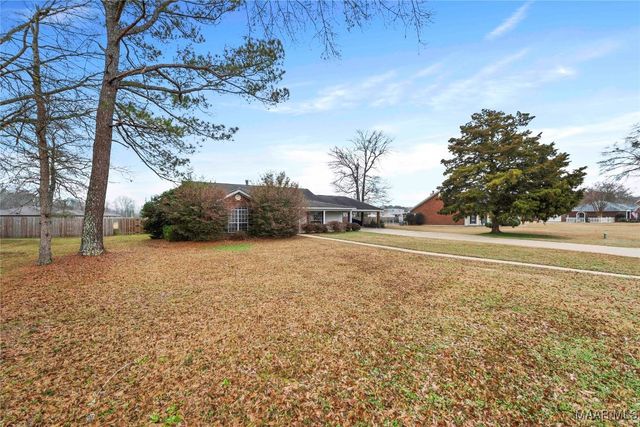 180 Stone River Loop, Wetumpka, AL 36092