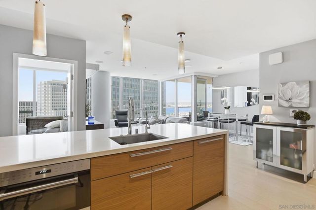 888 W E Street 1403, San Diego, CA 92101