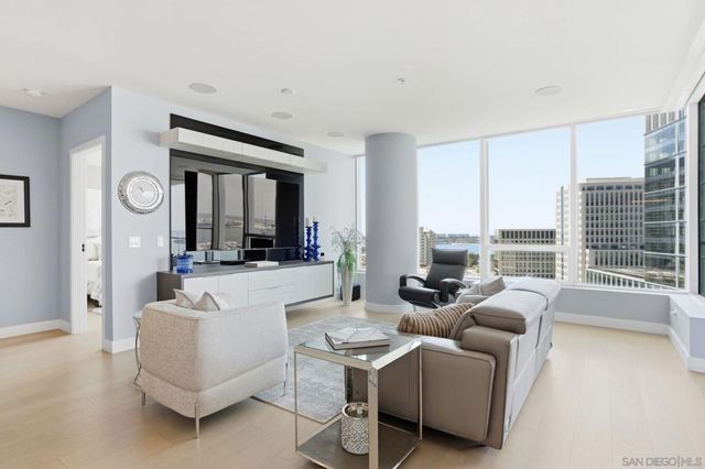 888 W E Street 1403, San Diego, CA 92101