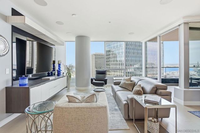 888 W E Street 1403, San Diego, CA 92101