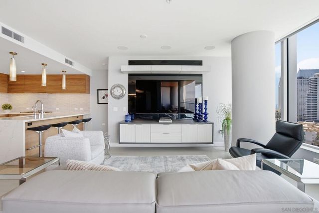888 W E Street 1403, San Diego, CA 92101