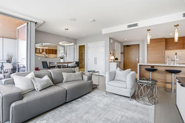 888 W E Street 1403, San Diego, CA 92101
