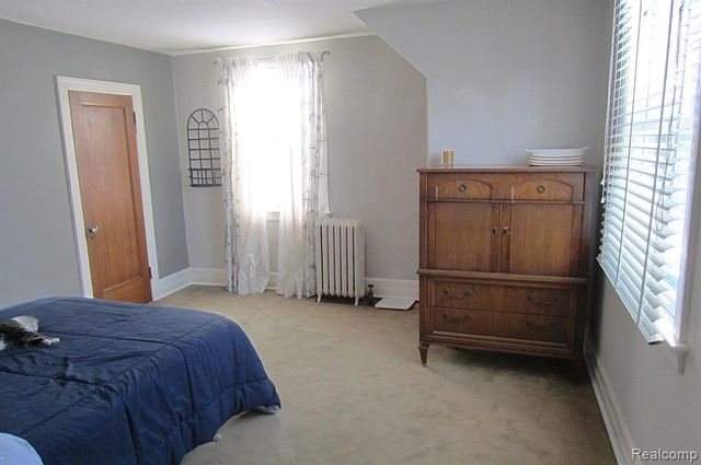 117 E Iroquois Road, Pontiac, MI 48341