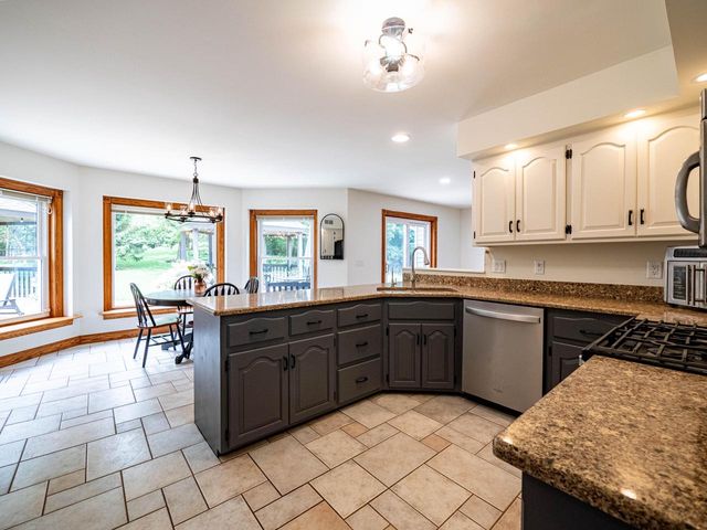 3434 George COURT, West Bend, WI 53095