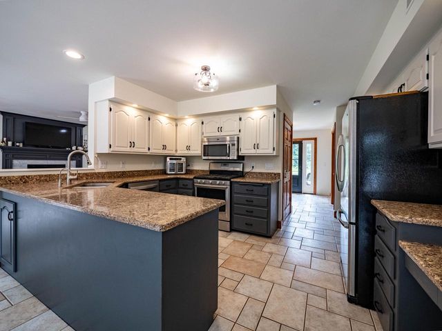 3434 George COURT, West Bend, WI 53095