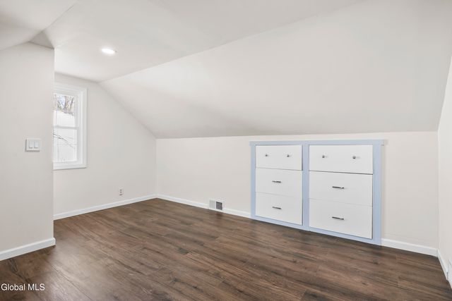 8 Fuller Terrace, Colonie, NY 12205