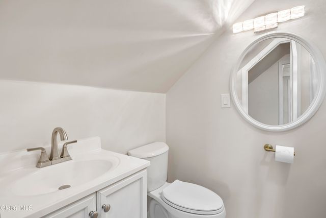 8 Fuller Terrace, Colonie, NY 12205