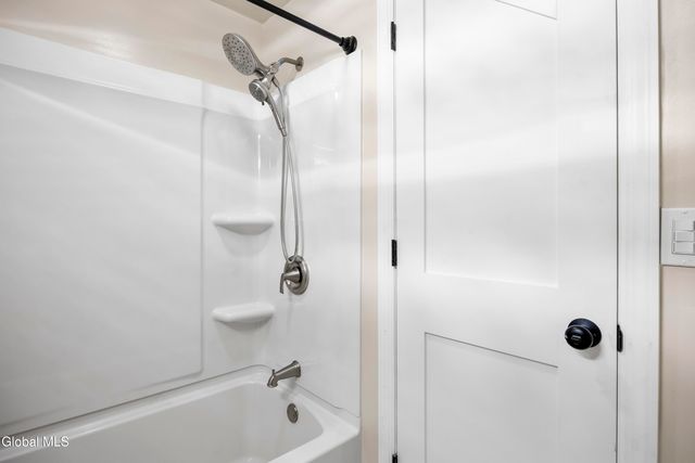 8 Fuller Terrace, Colonie, NY 12205