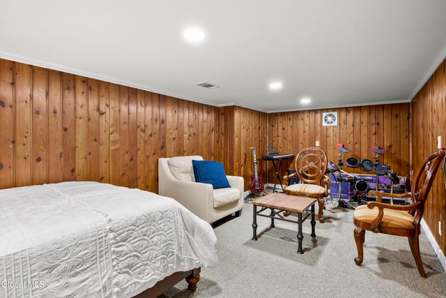 8 Fuller Terrace, Colonie, NY 12205