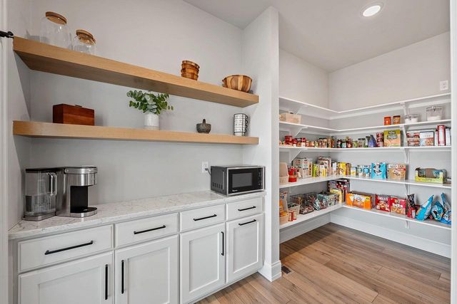 1361 CORAL REEF LANE, Howard, WI 54313