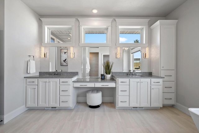 1361 CORAL REEF LANE, Howard, WI 54313