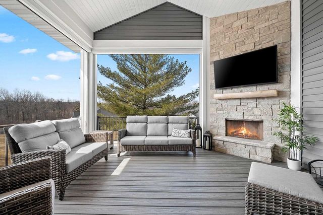 1361 CORAL REEF LANE, Howard, WI 54313