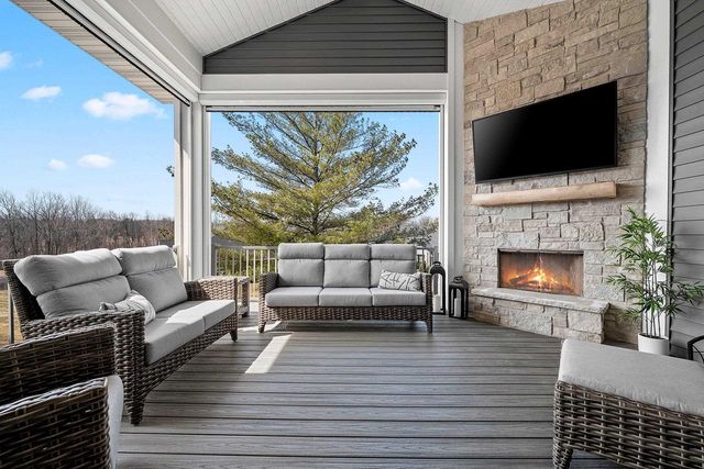 1361 CORAL REEF LANE, Howard, WI 54313