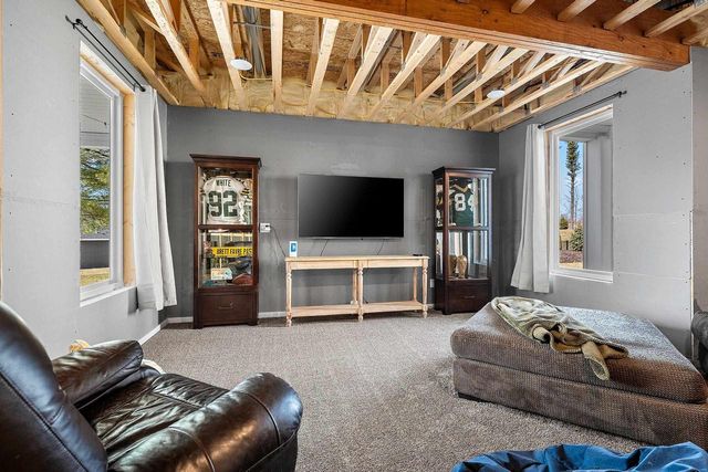 1361 CORAL REEF LANE, Howard, WI 54313