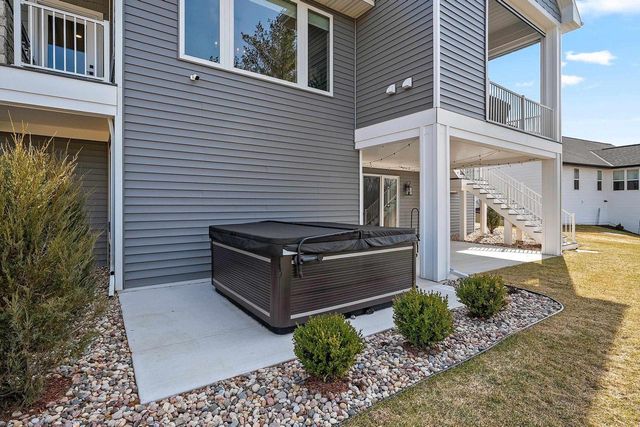 1361 CORAL REEF LANE, Howard, WI 54313