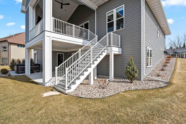 1361 CORAL REEF LANE, Howard, WI 54313