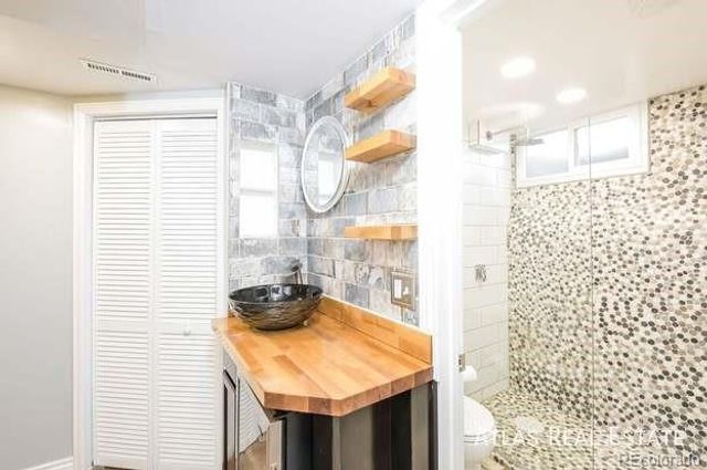 661 Stuart Street, Denver, CO 80204