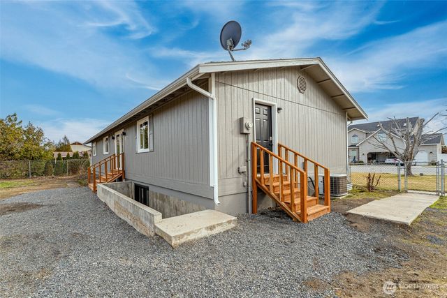 227 O Street SW, Quincy, WA 98848