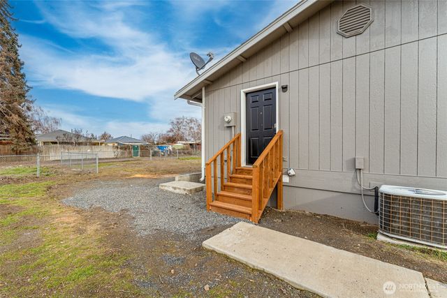 227 O Street SW, Quincy, WA 98848
