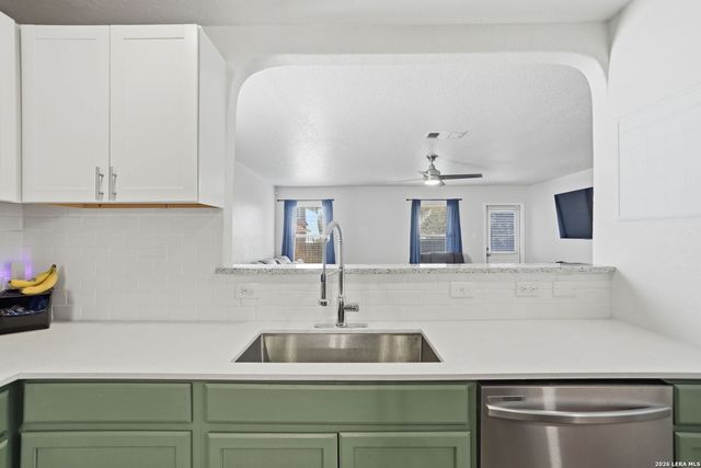 1814 Strawhouse Way, San Antonio, TX 78245