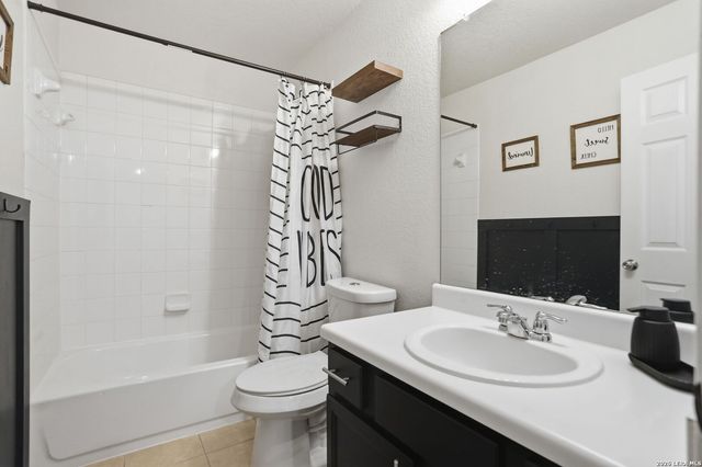 1814 Strawhouse Way, San Antonio, TX 78245