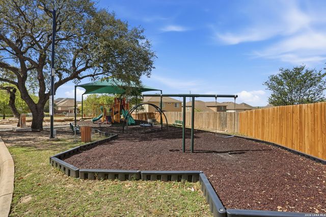 1814 Strawhouse Way, San Antonio, TX 78245