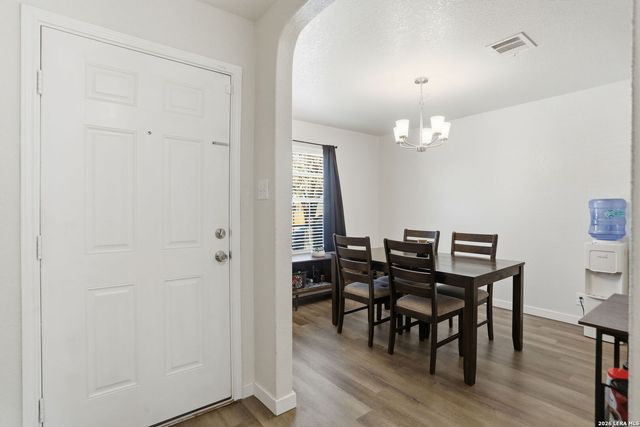 1814 Strawhouse Way, San Antonio, TX 78245