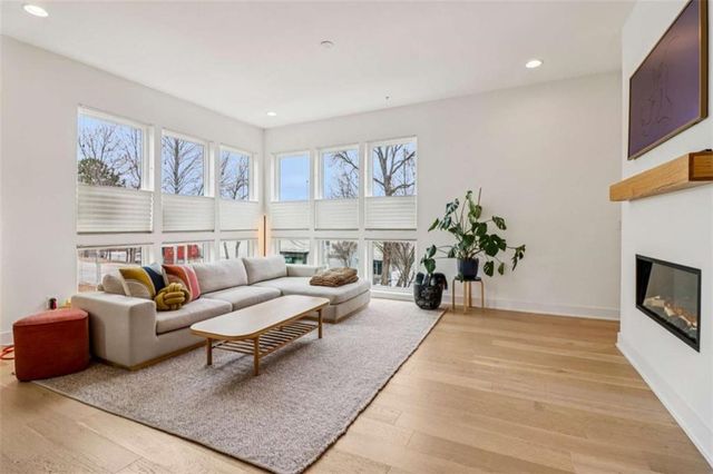 1229 Chelsea Circle NW, Atlanta, GA 30318