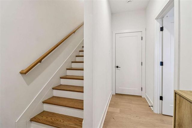 1229 Chelsea Circle NW, Atlanta, GA 30318