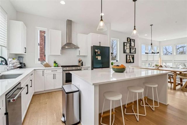 1229 Chelsea Circle NW, Atlanta, GA 30318